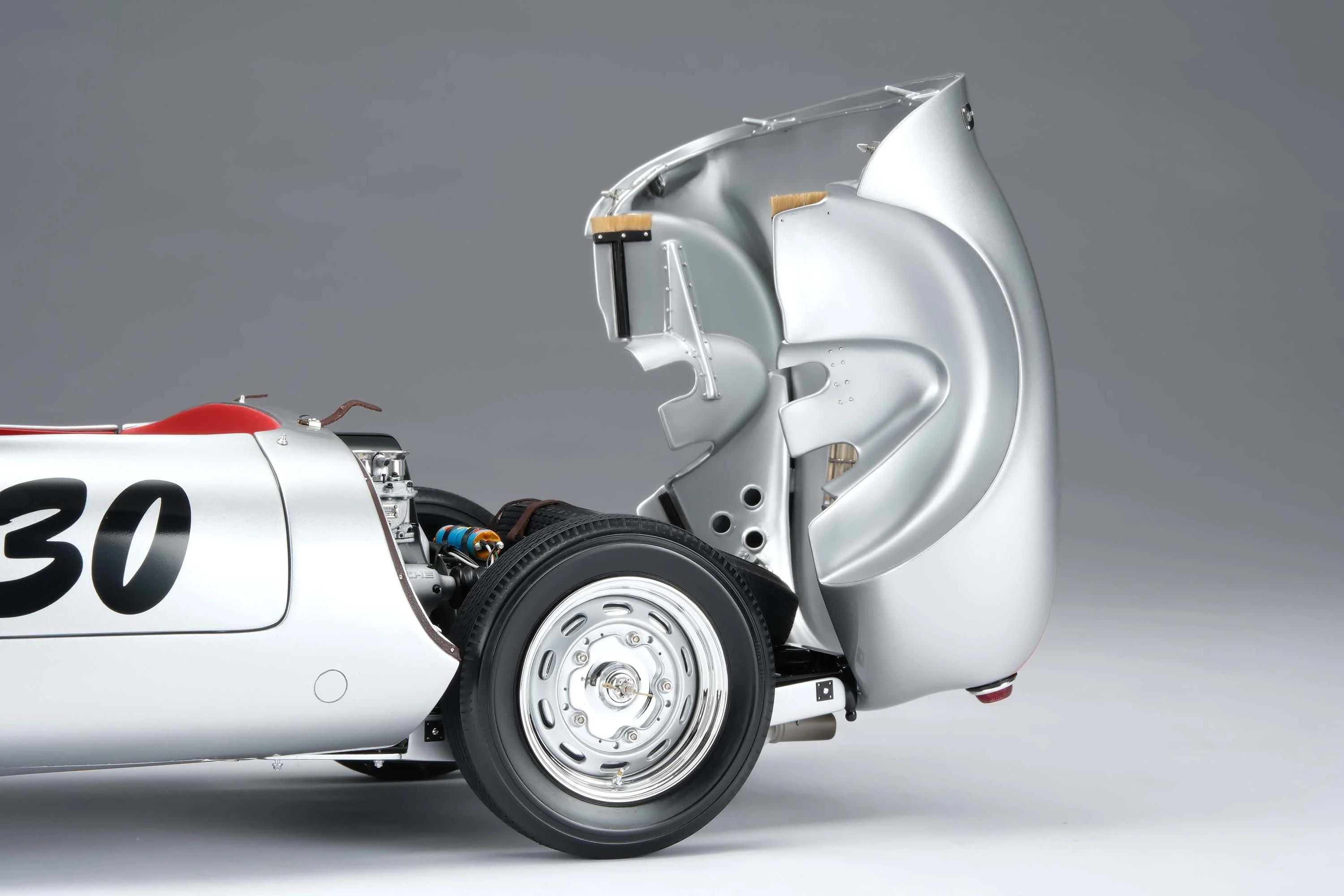 Porsche 550 RS Spyder 'Little Bastard' (1955) James Dean Figure Edition - Image 22