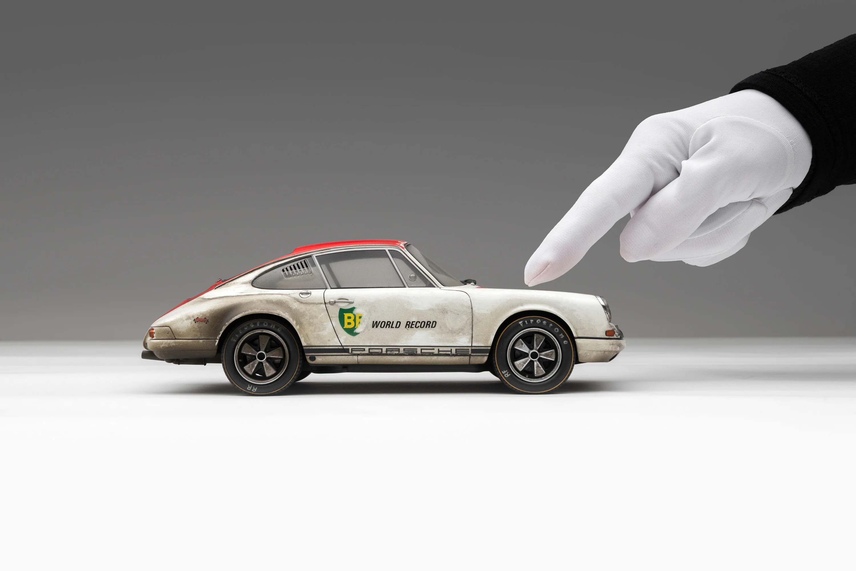 Porsche 911 R - 1967 BP World Record - Race Weathered - Image 4