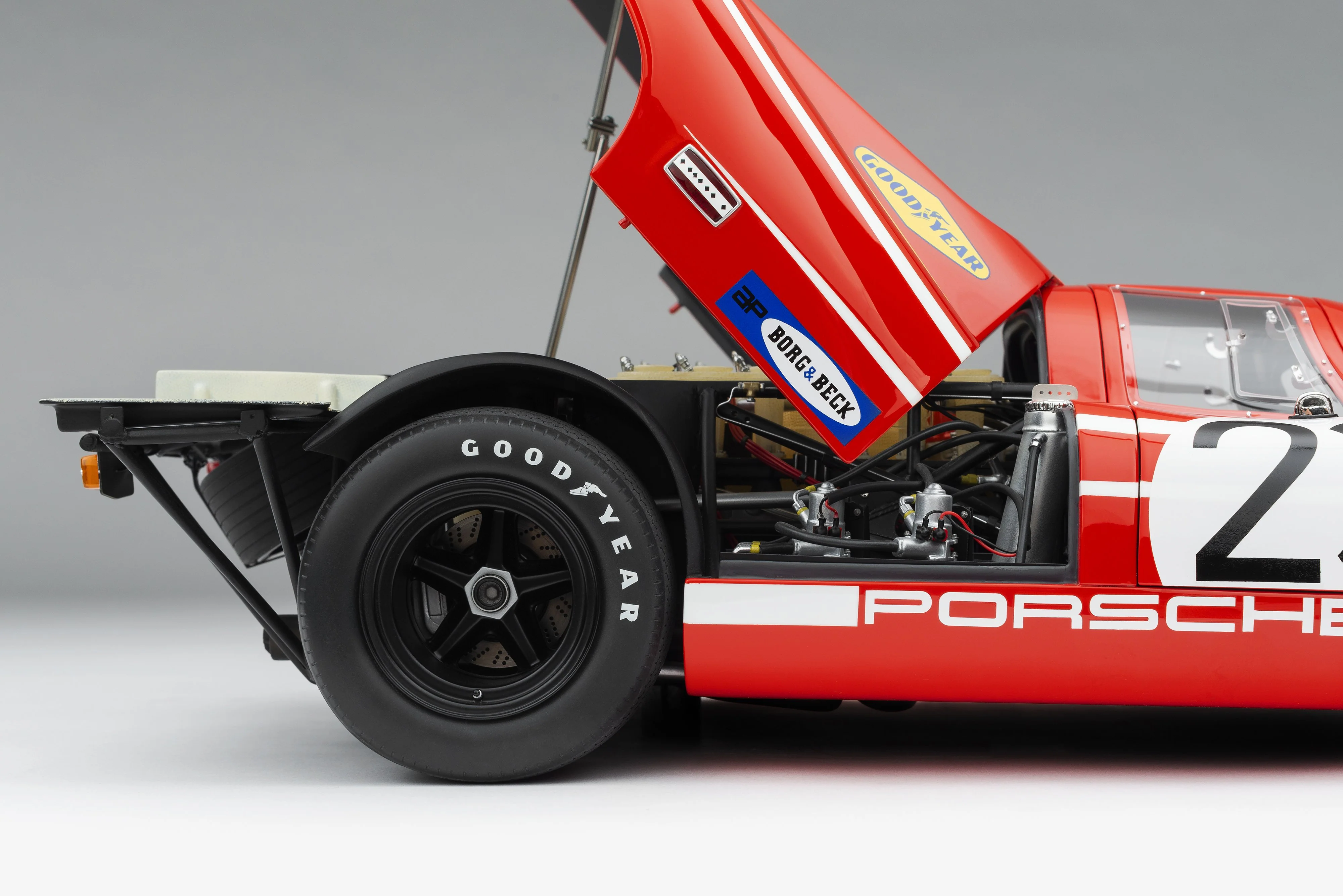 Porsche 917K - 1970 Le Mans Winner - Salzburg Livery - Image 4