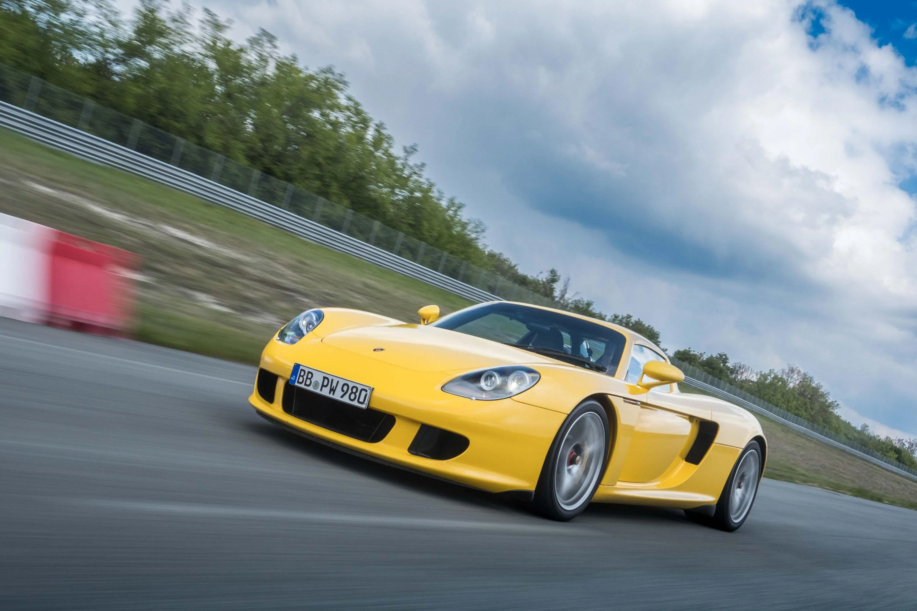 Porsche Carrera GT (2003) - Image 7