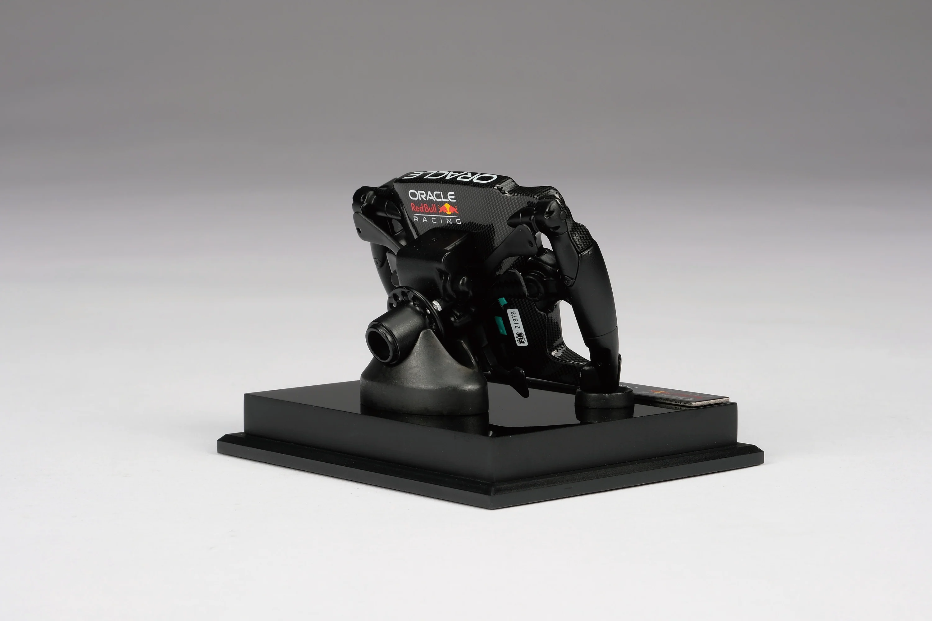 Oracle Red Bull Racing RB18 (2022) Steering Wheel - Image 11