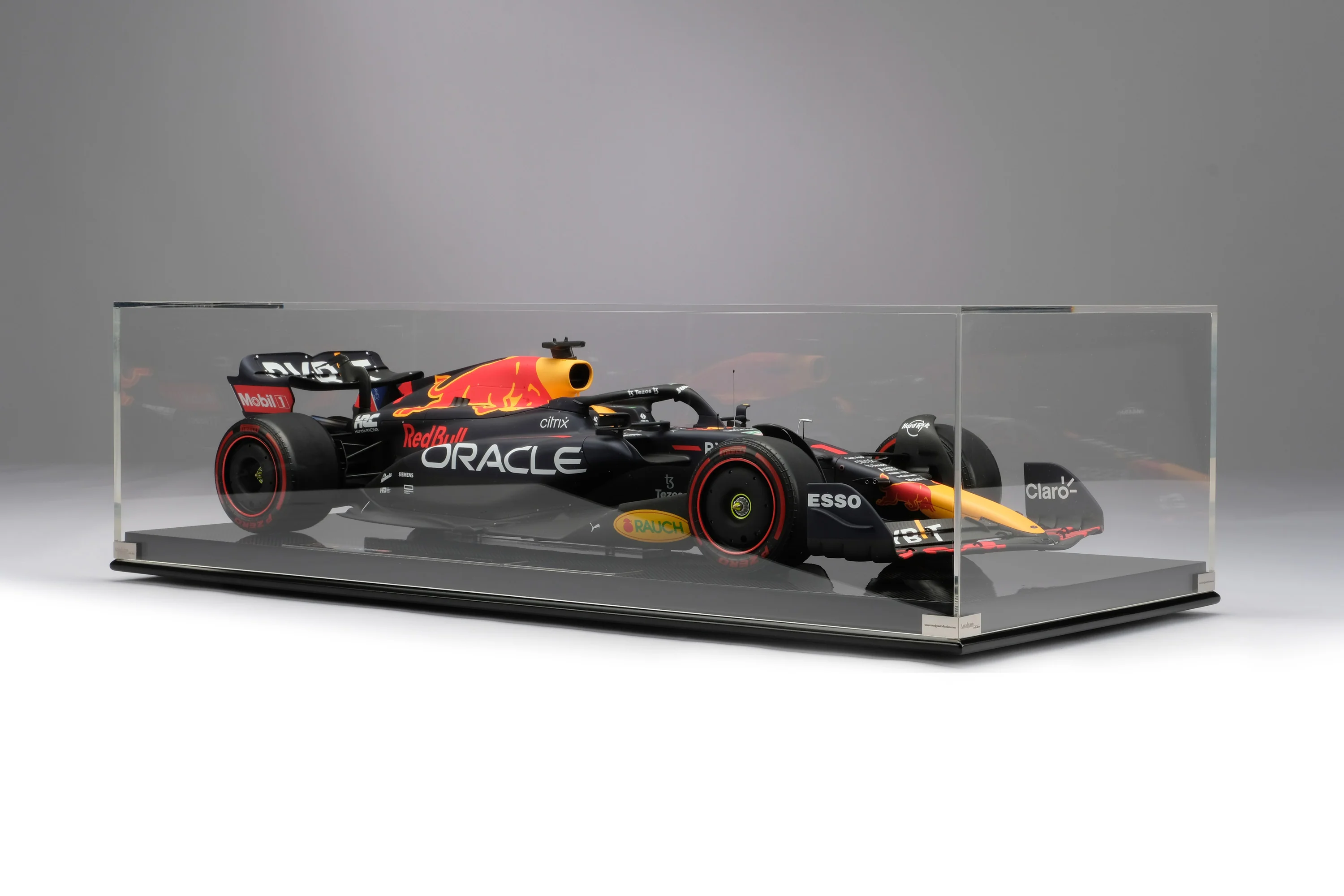 Oracle Red Bull Racing RB18 - 2022 Dutch Grand Prix - Image 23
