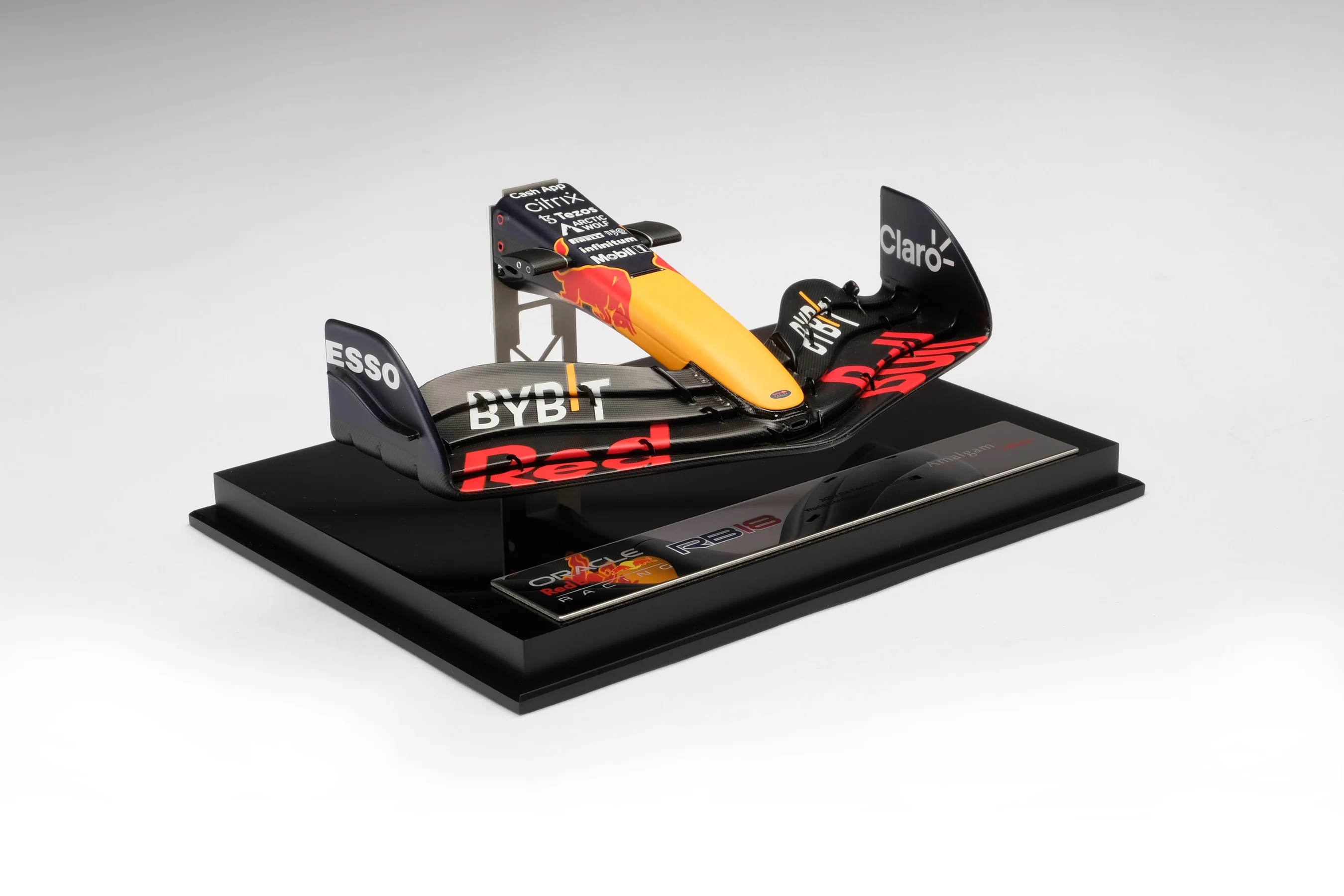 Oracle Red Bull Racing RB18 Nosecone - Image 17