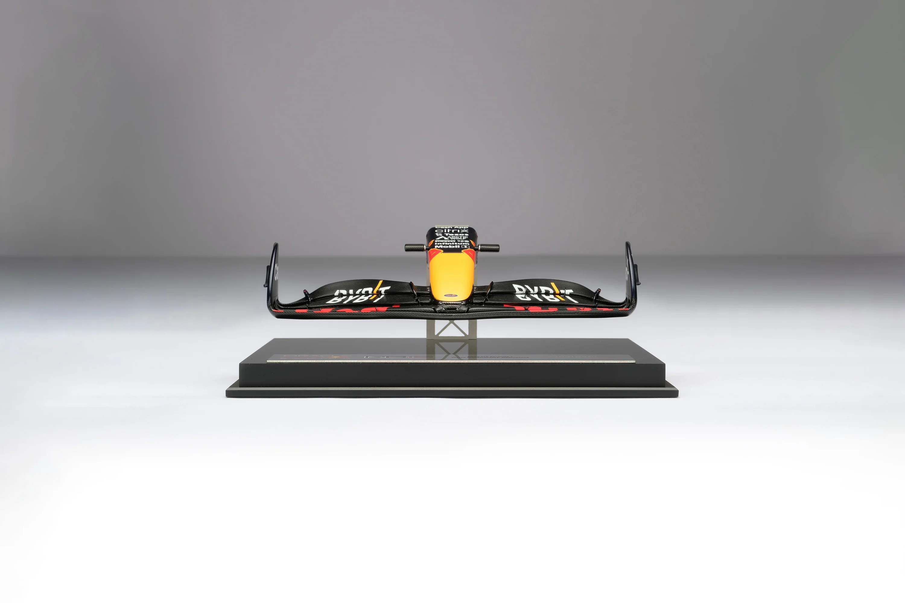 Oracle Red Bull Racing RB18 Nosecone - Image 5