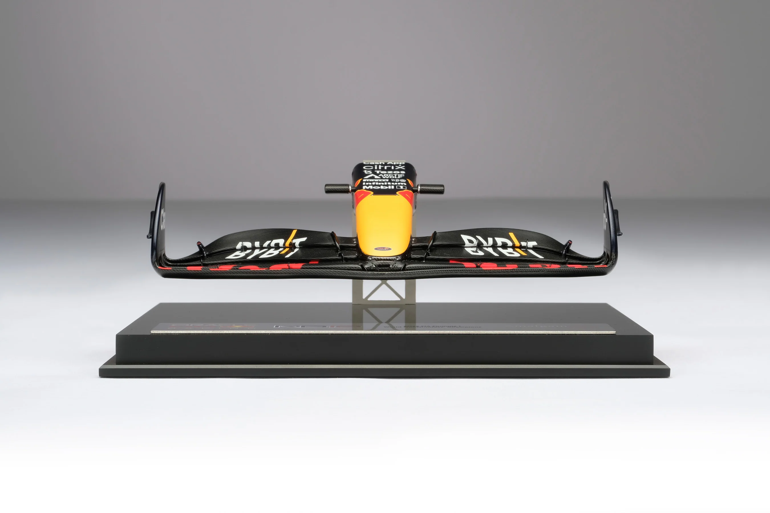 Oracle Red Bull Racing RB18 Nosecone - Image 7