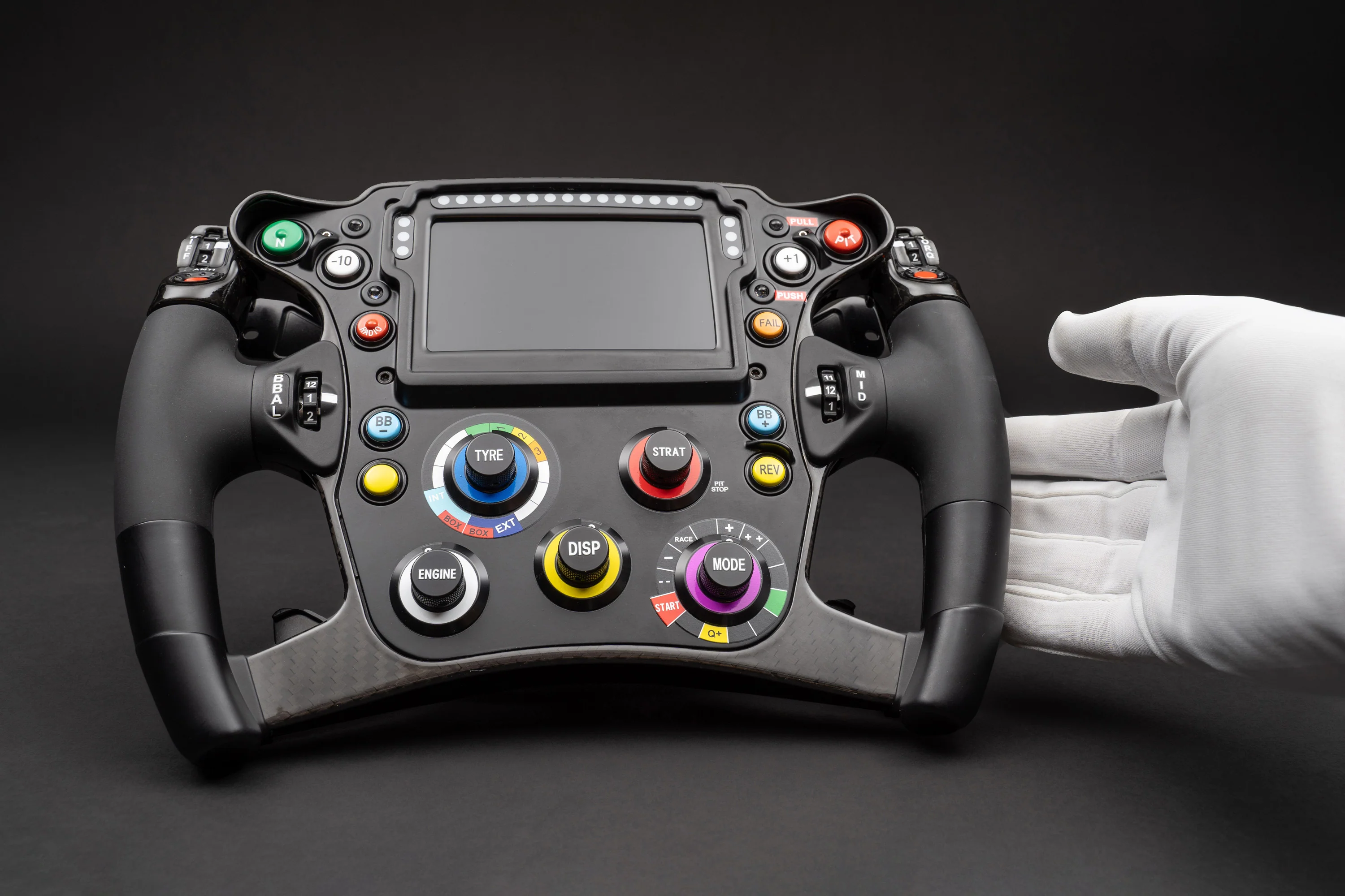 Oracle Red Bull Racing RB18 Steering Wheel (2022) - Image 3