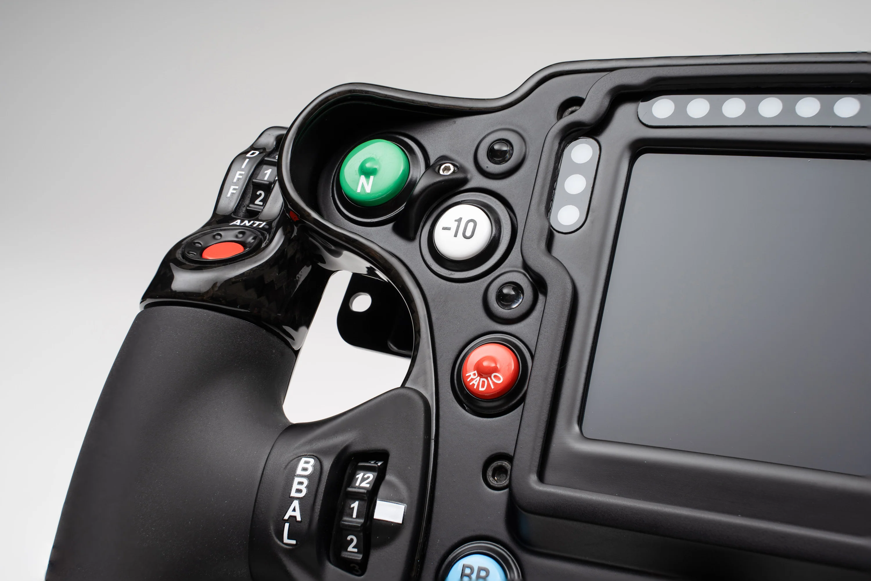 Oracle Red Bull Racing RB18 Steering Wheel (2022) - Image 6
