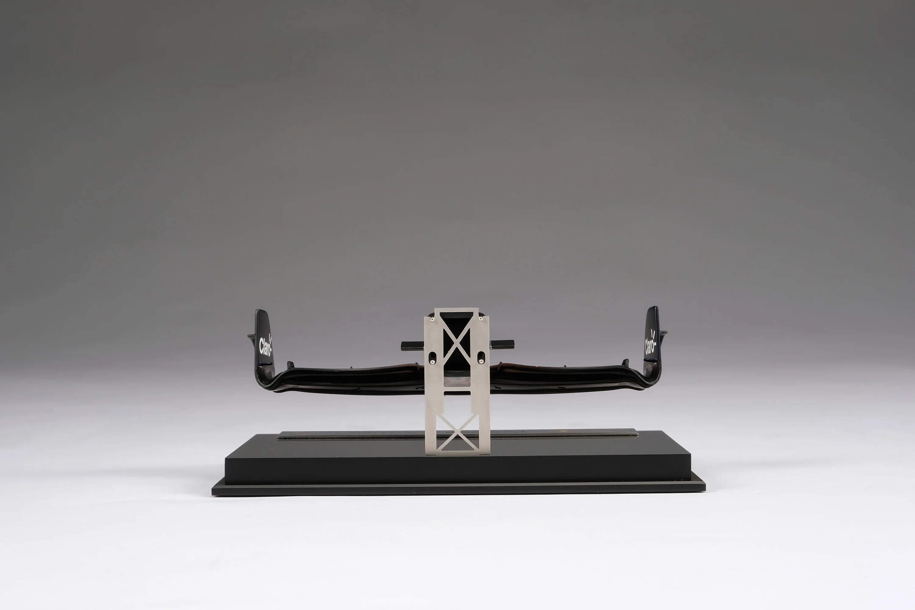 Oracle Red Bull Racing RB19 Nosecone (2023) - Image 10