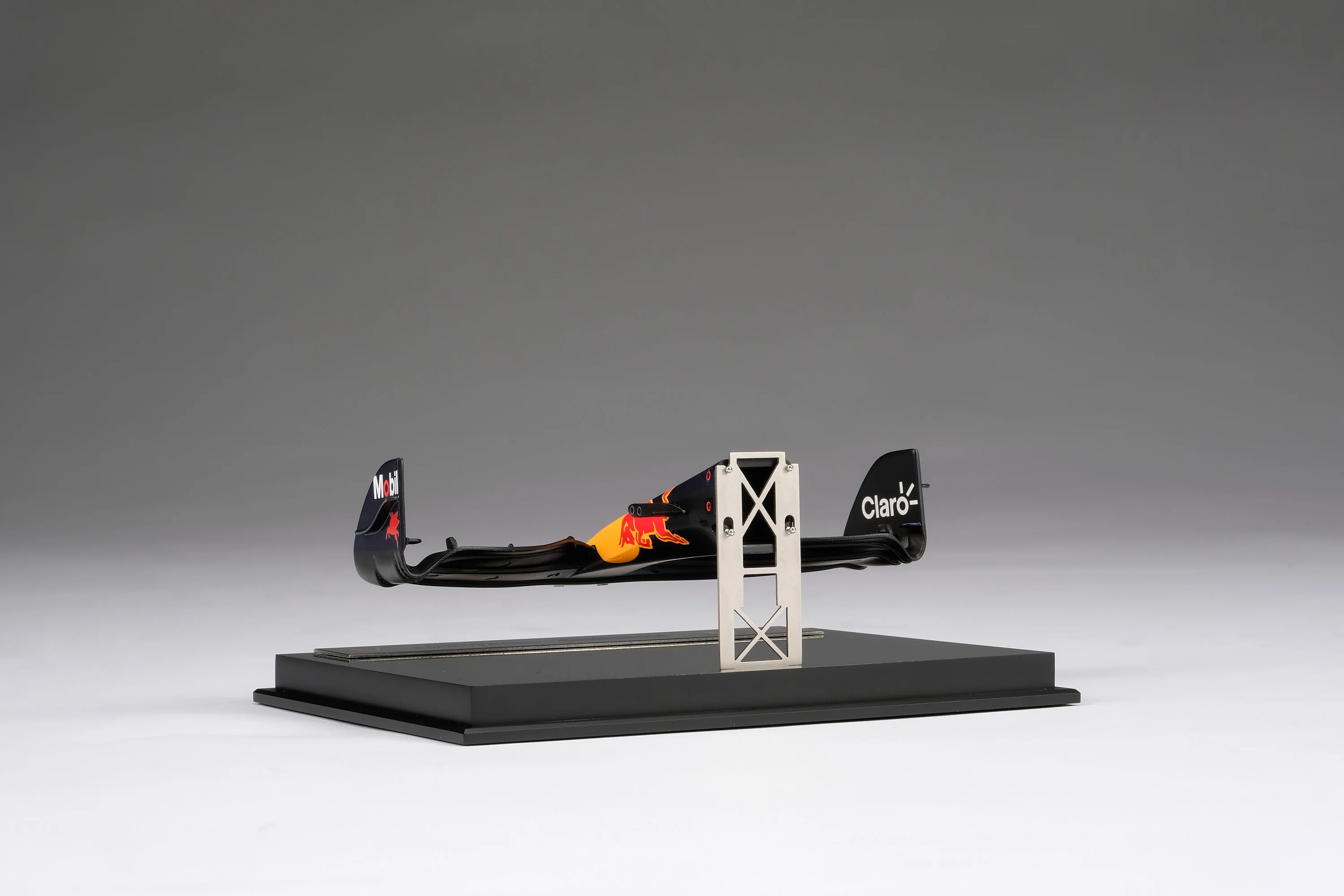 Oracle Red Bull Racing RB19 Nosecone (2023) - Image 11