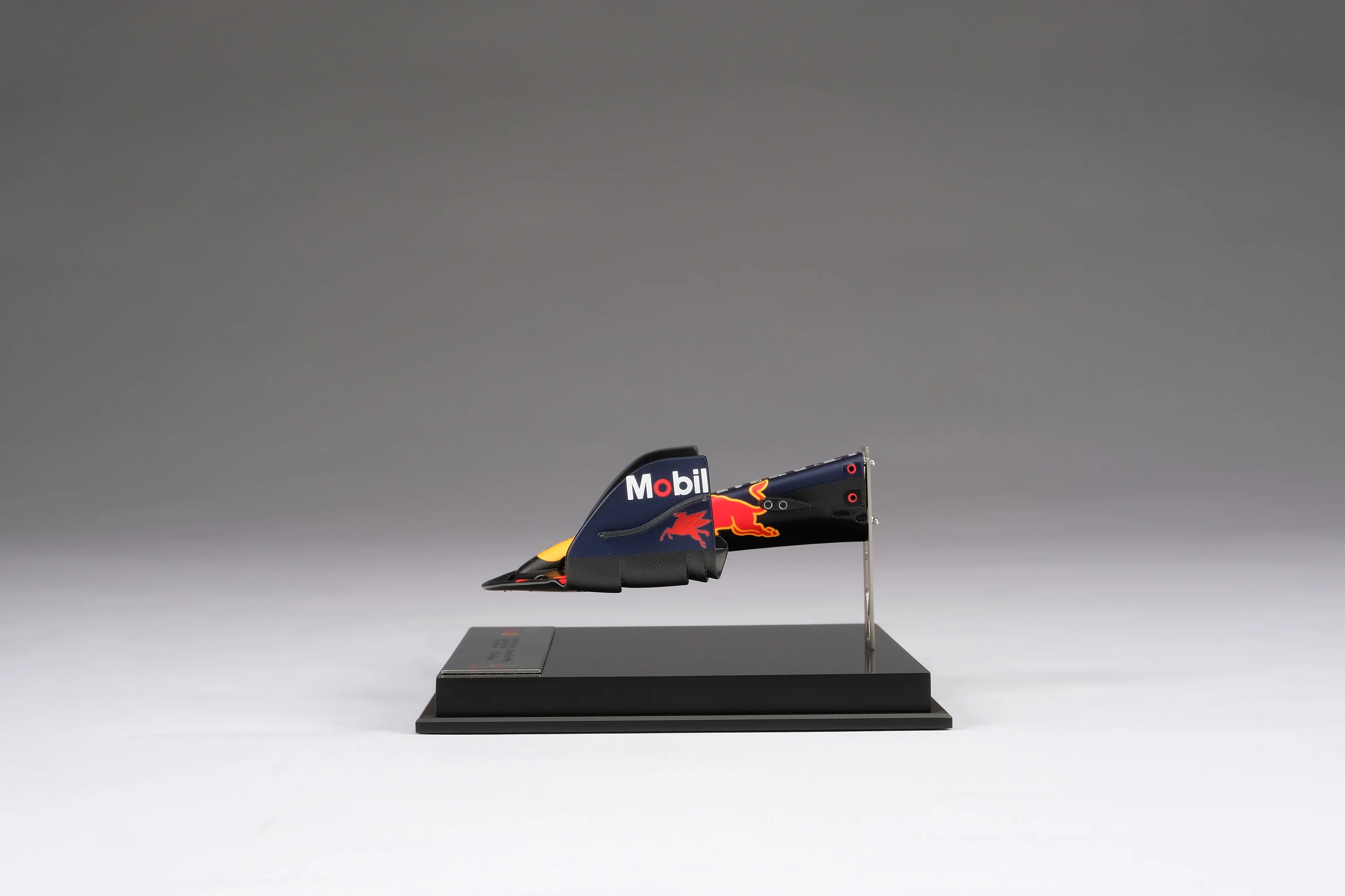 Oracle Red Bull Racing RB19 Nosecone (2023) - Image 12