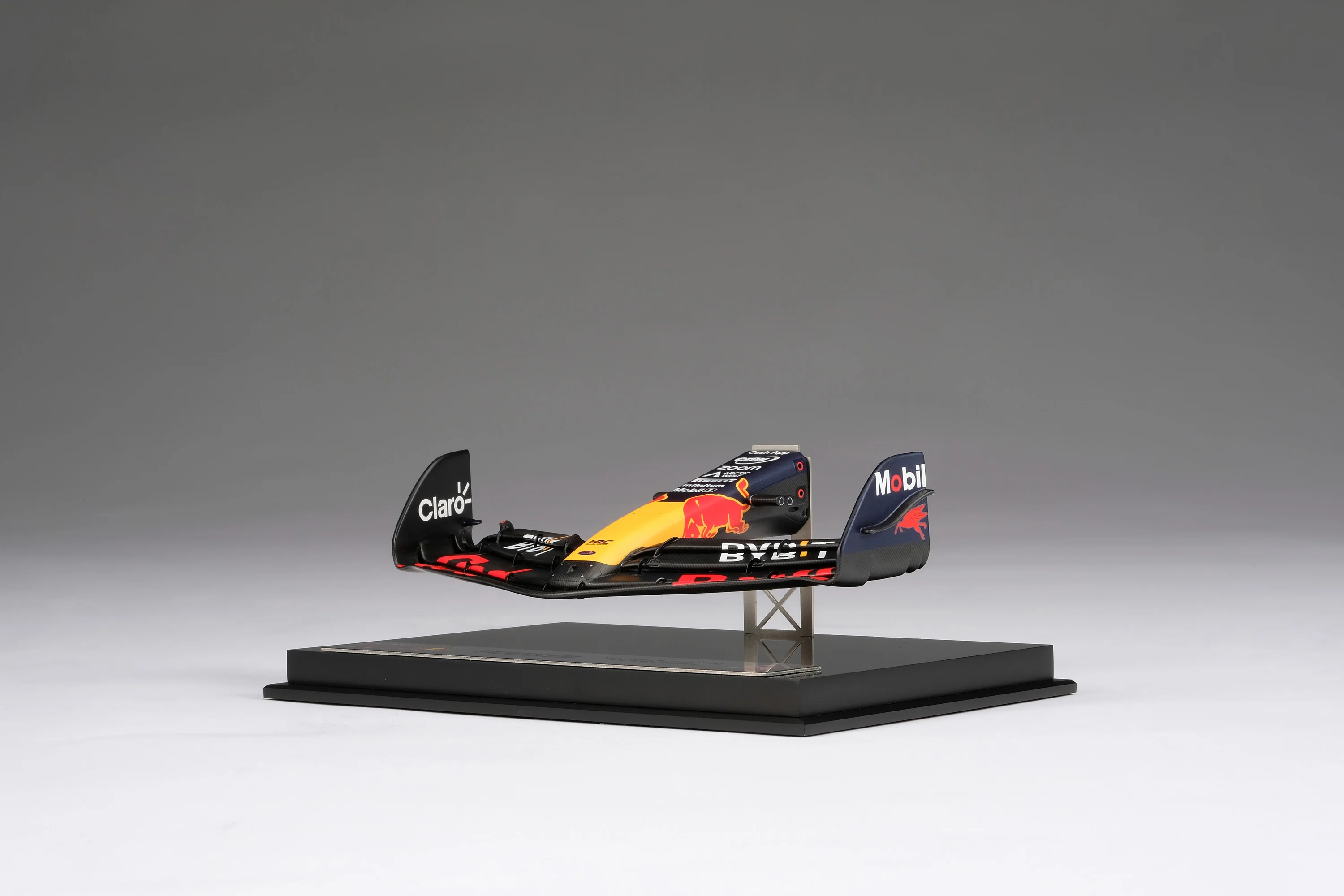 Oracle Red Bull Racing RB19 Nosecone (2023) - Image 13