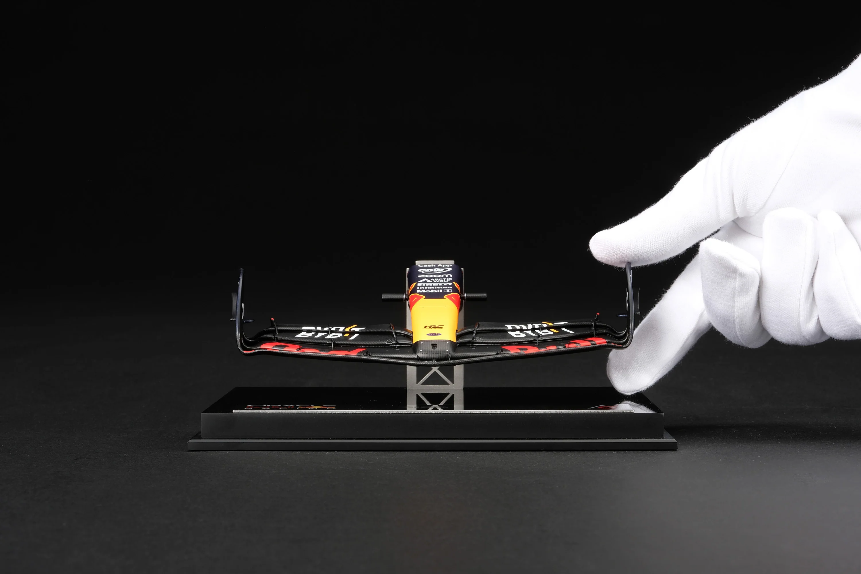 Oracle Red Bull Racing RB19 Nosecone (2023) - Image 3