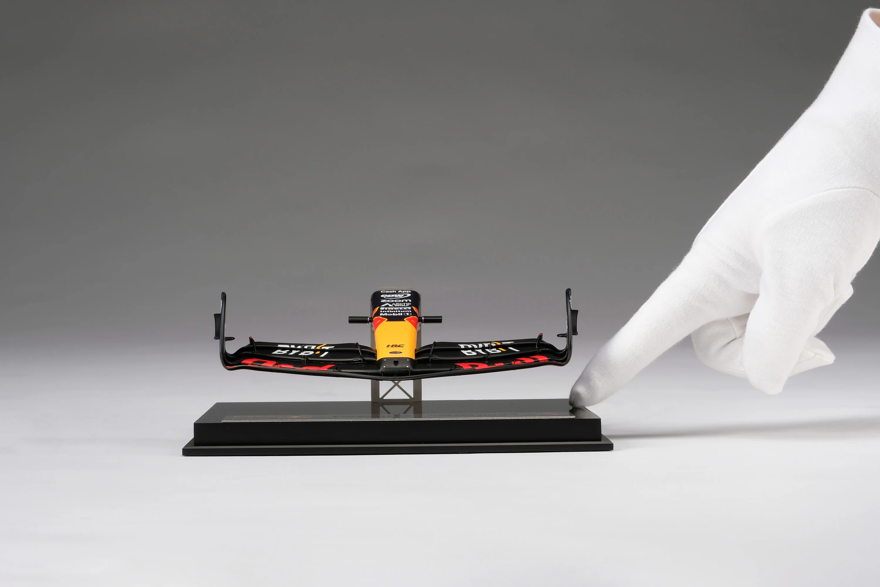 Oracle Red Bull Racing RB19 Nosecone (2023) - Image 4