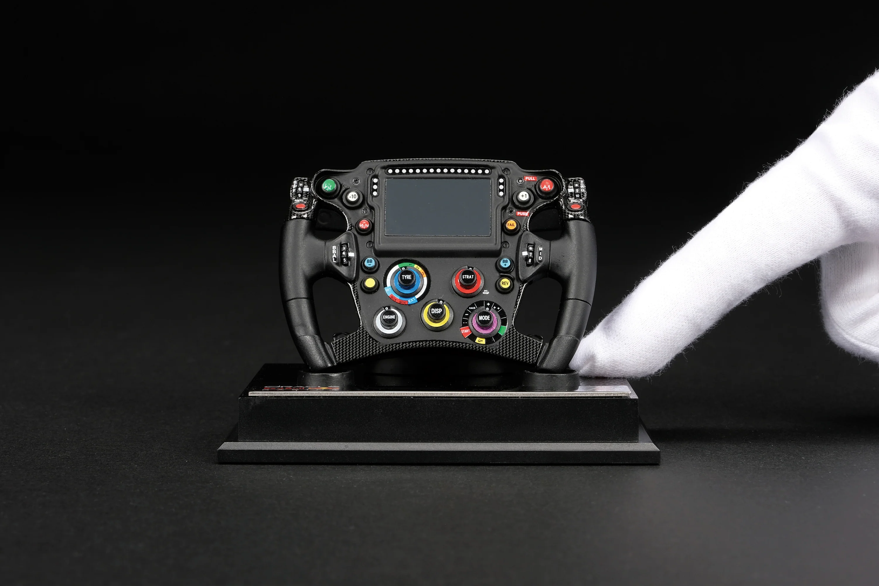 Oracle Red Bull Racing RB19 (2023) Steering Wheel - Image 3